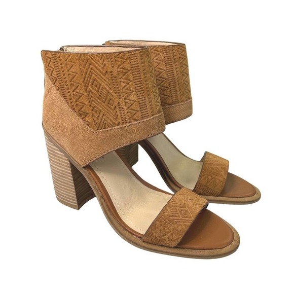 Kelsi Dagger Brooklyn Merrick Tan Suede Embossed Sandals Size 8 - Picture 1 of 10
